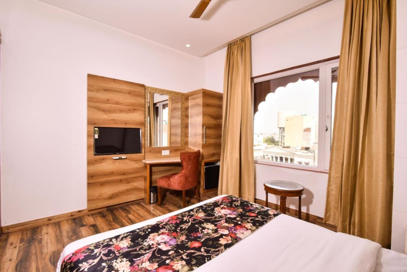 Hotel Rv Golden Amritsar Exterior photo