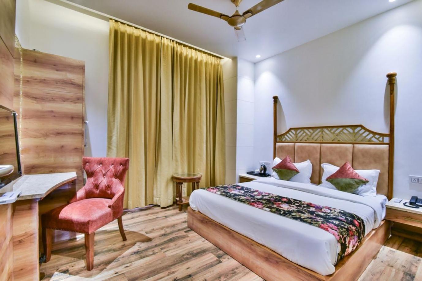Hotel Rv Golden Amritsar Exterior photo